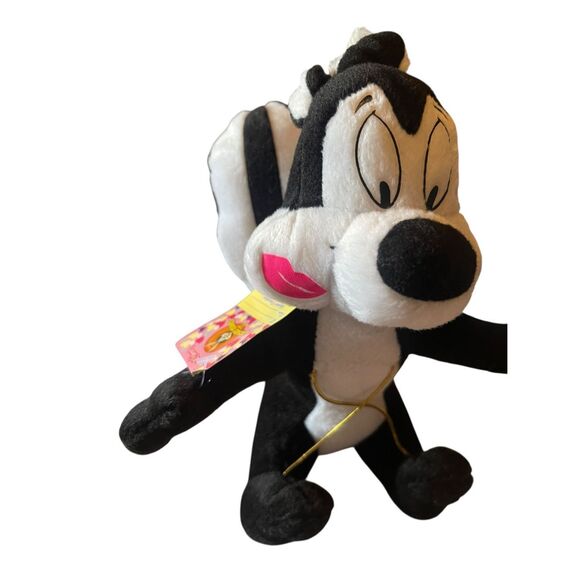 New Looney Toons Pepe Le Pew Rose Bouquet And Lipstick Kiss Stuffed Plush 10" - Picture 3 of 13